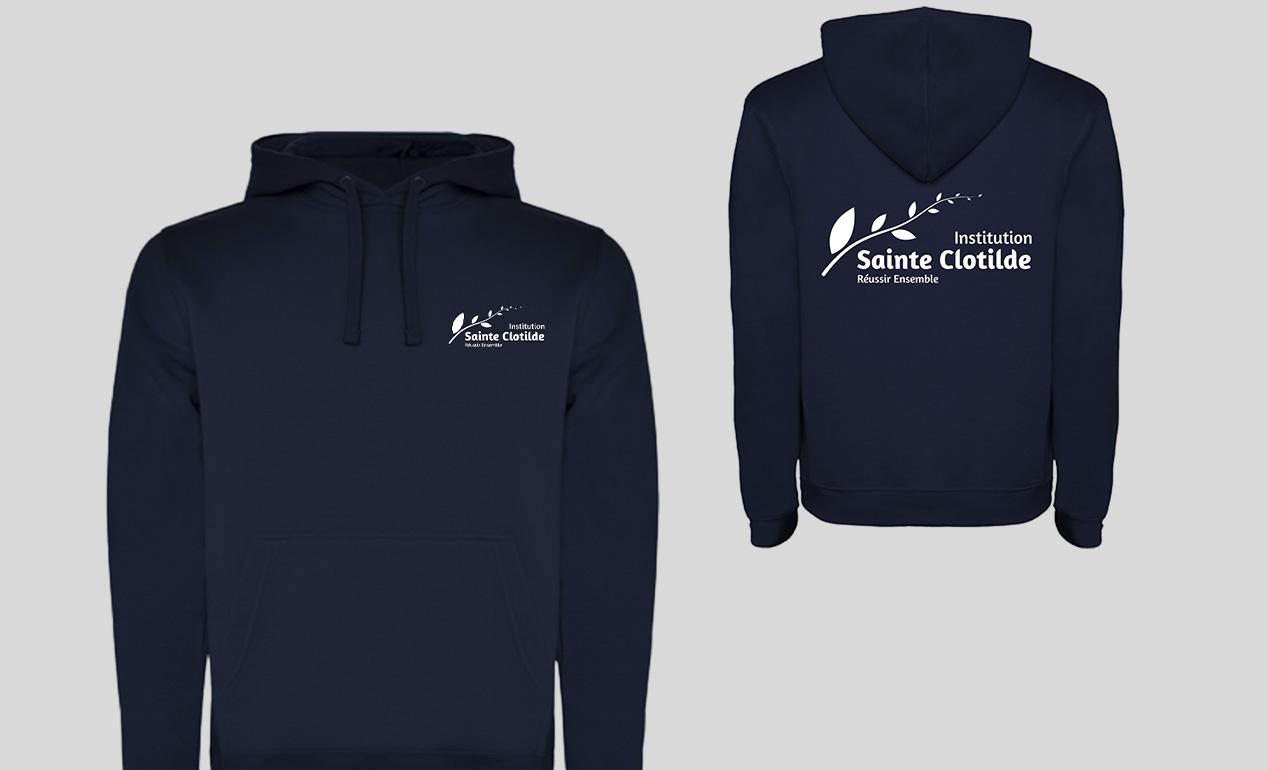 Le Sweat à capuche